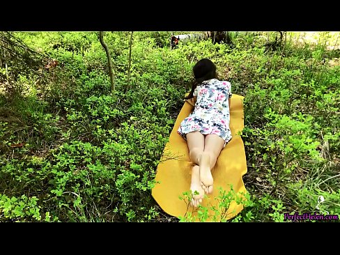 ❤️ Stranger on Tinder Masturbates My Pussy and Fucks Passionately in the woods (En främling på Tinder onanerar min fitta och knullar passionerat i skogen) ❌ Högkvalitativ porr at us ️❤