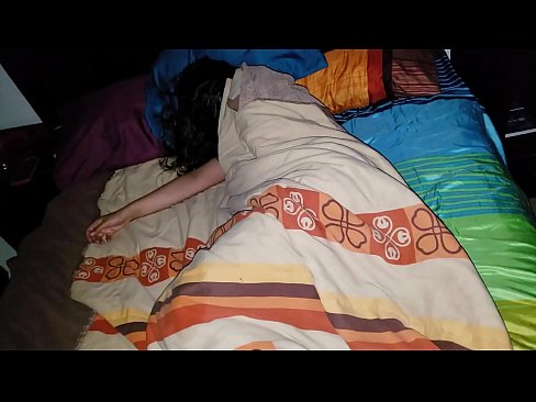 ❤️ Styvbarn som skäller ut sin unga styvmor medan hon sover. ❌ Högkvalitativ porr at us ️❤
